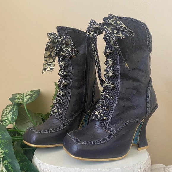 [SOLD] Rare Irregular Choice Boots - Picture 2 of 7